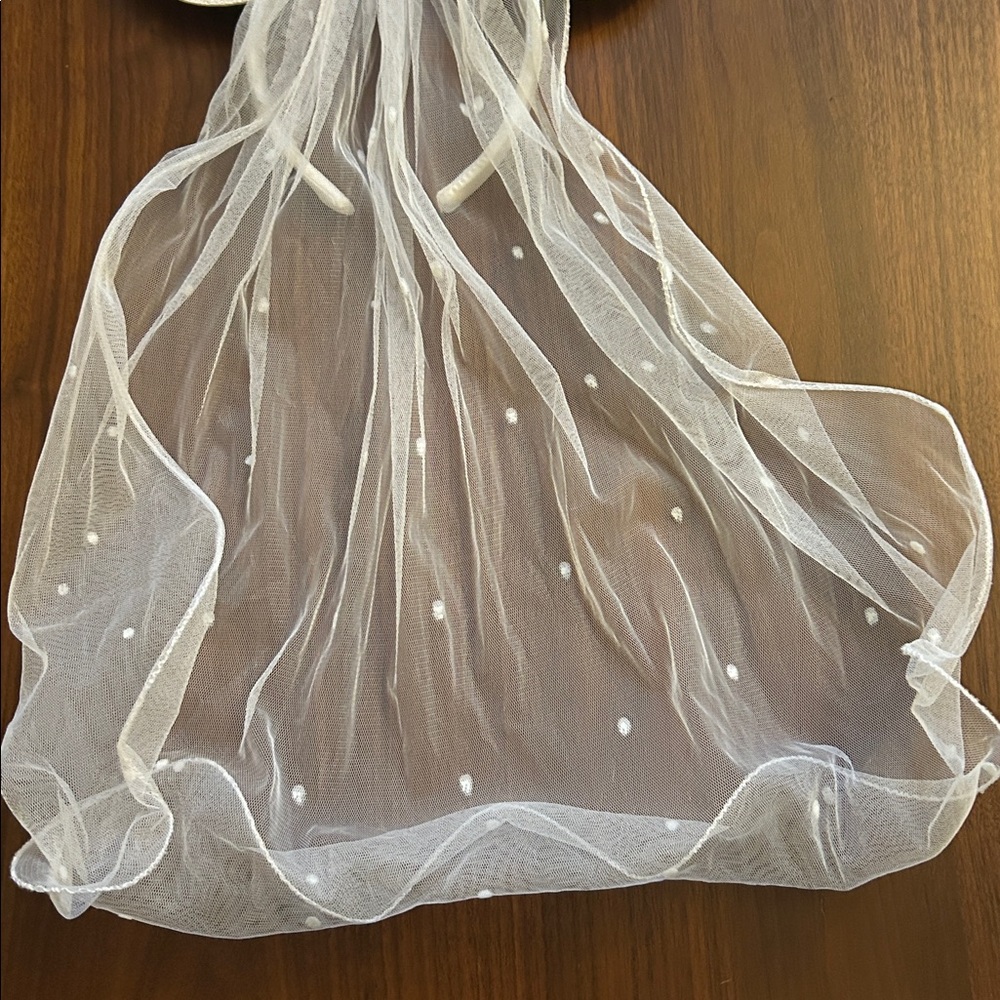Disney White Minnie Mouse Ears with Veil - Picture 9 of 10